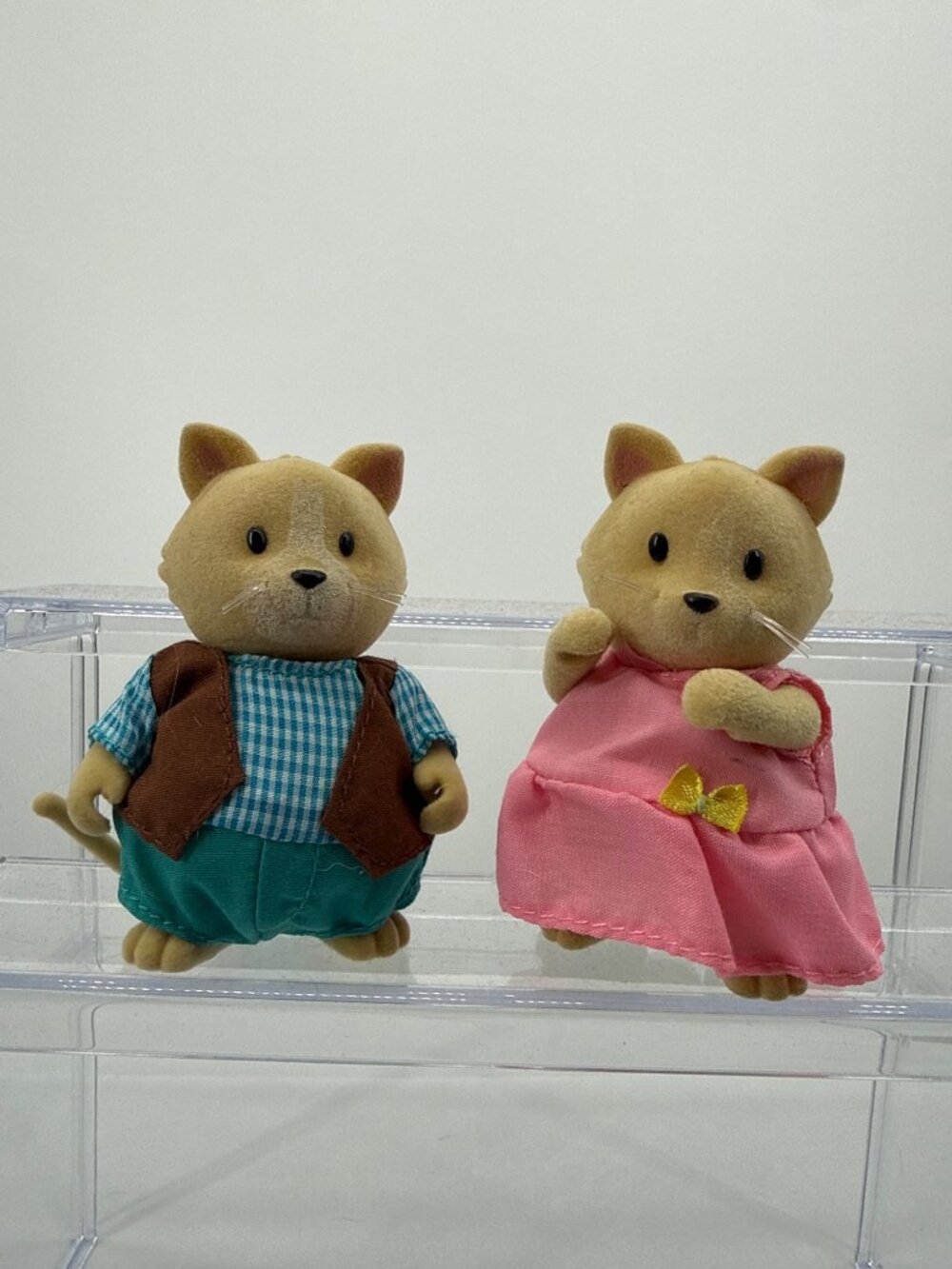 Li'l Woodzeez Whiskerelli Cat Family Flocked Figurines Parents Set